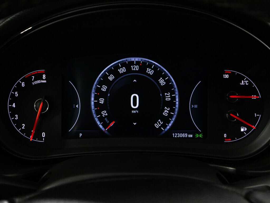 Opel Insignia с пробегом — 2014 год. Фото: #10