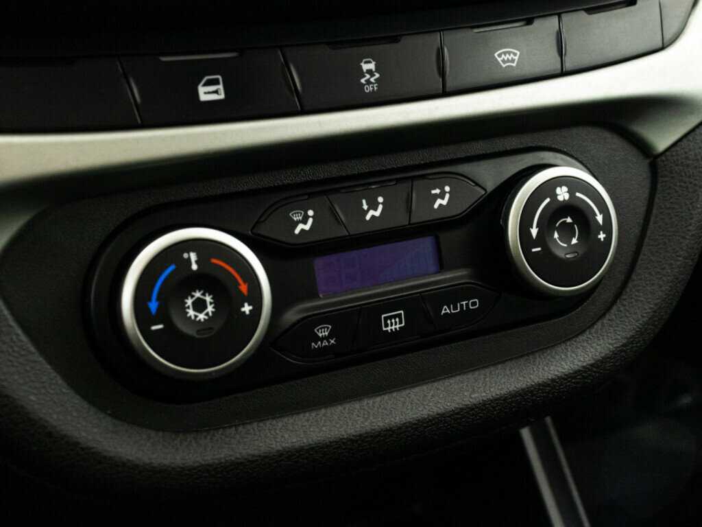 Lada (ВАЗ) Vesta с пробегом — 2018 год. Фото: #17