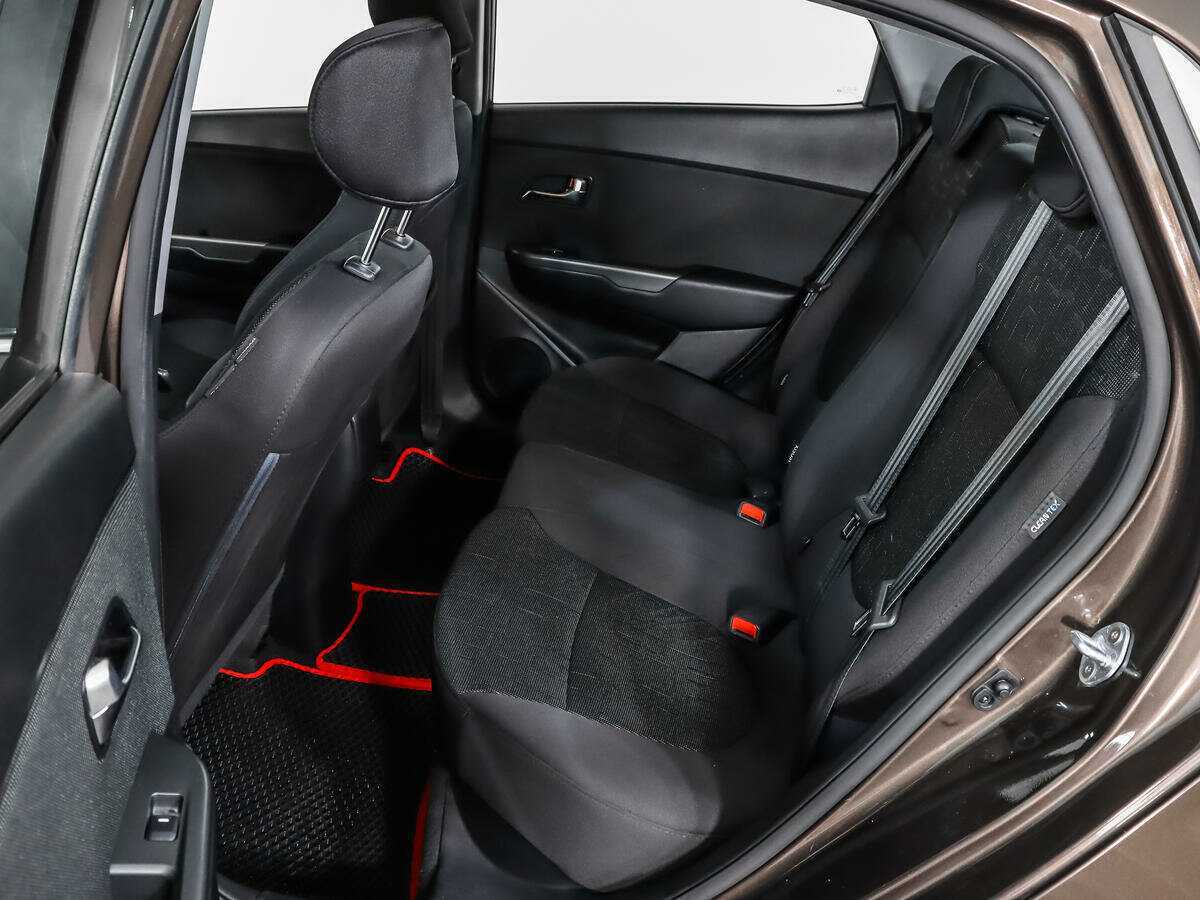 Kia Rio с пробегом — 2017 год. Фото: #9