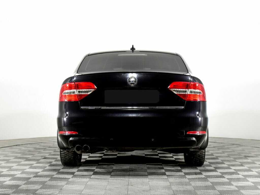Skoda Superb с пробегом — 2013 год. Фото: #4