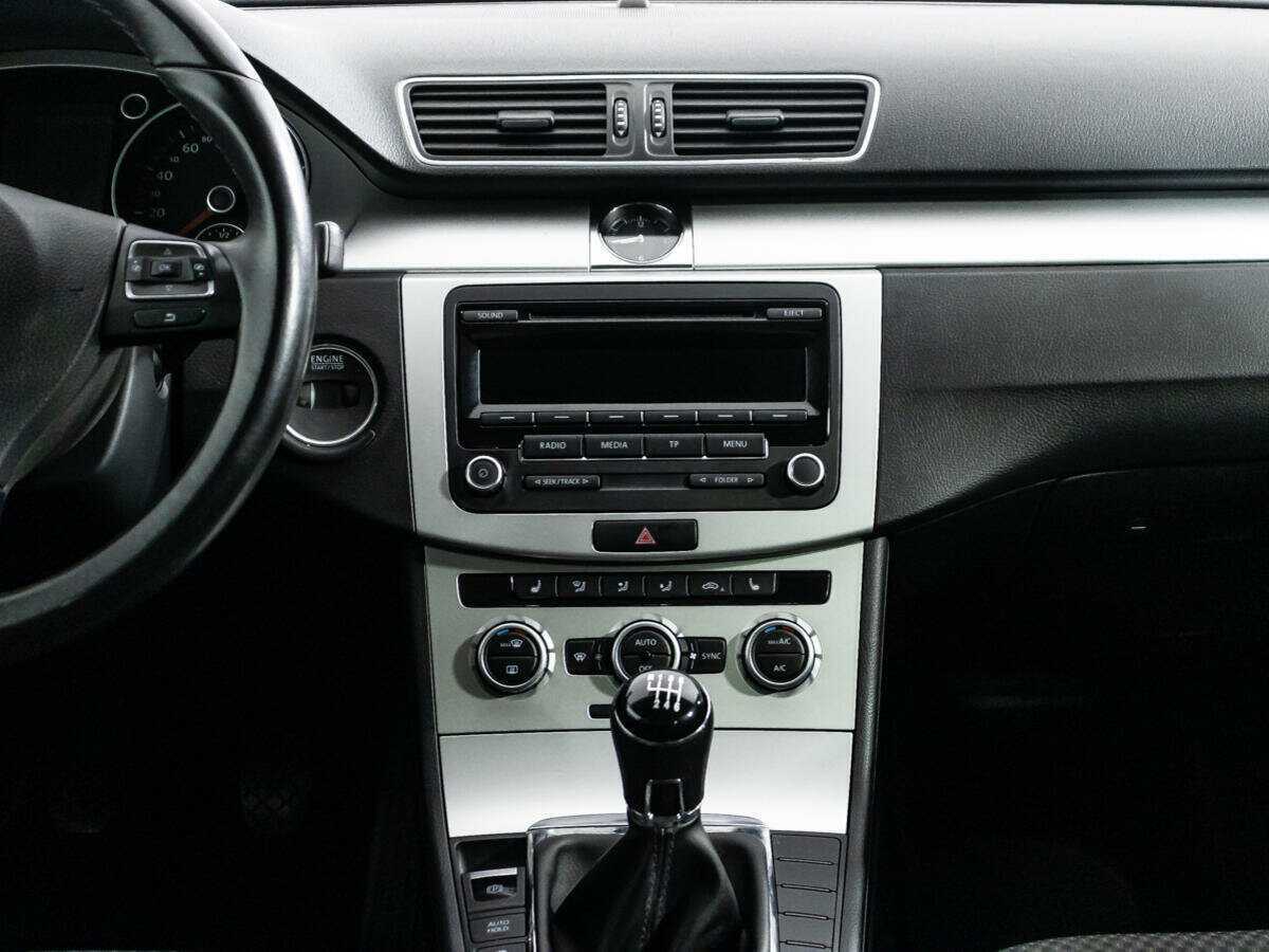 Volkswagen Passat с пробегом — 2013 год. Фото: #13