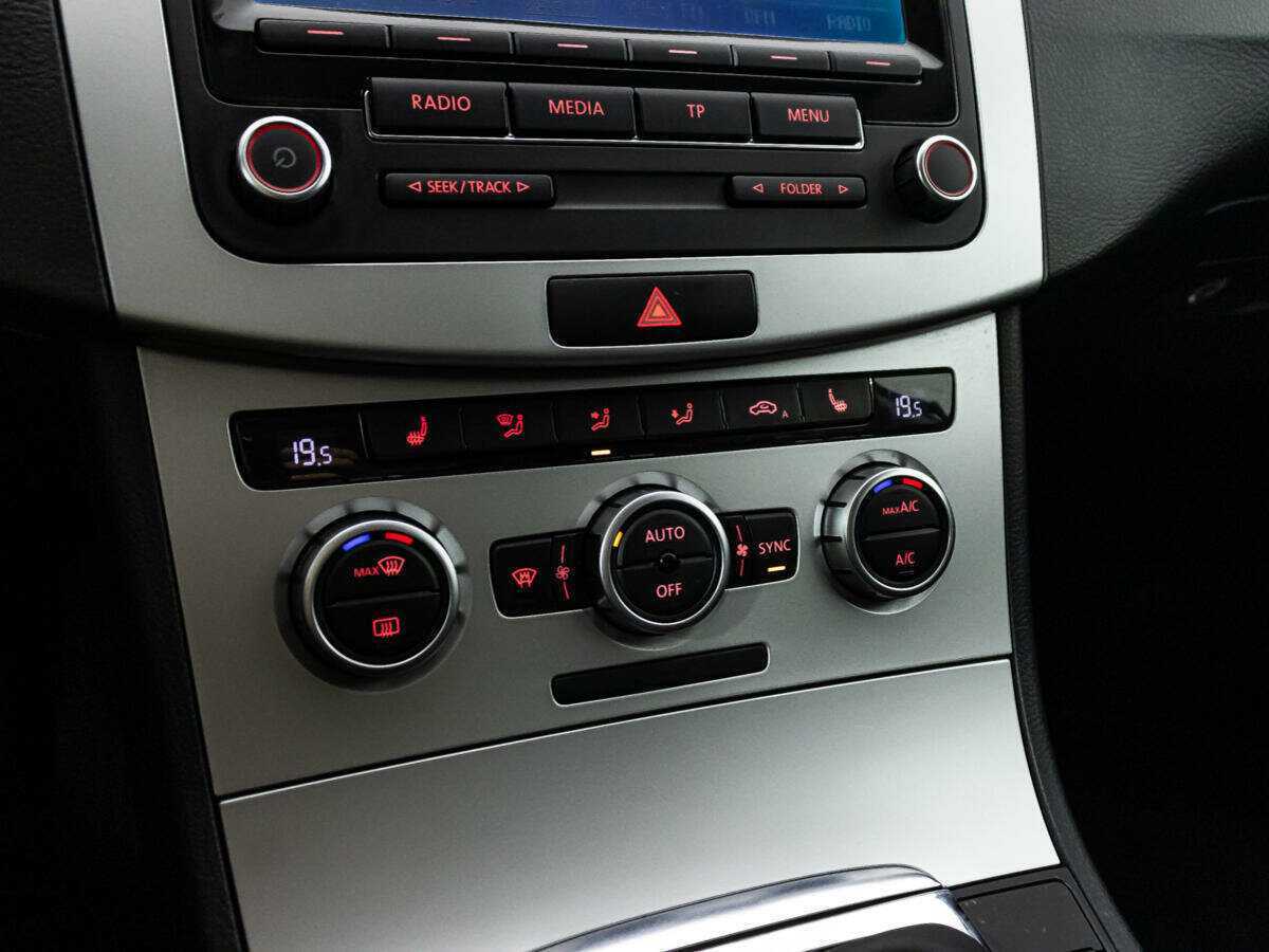 Volkswagen Passat с пробегом — 2013 год. Фото: #15