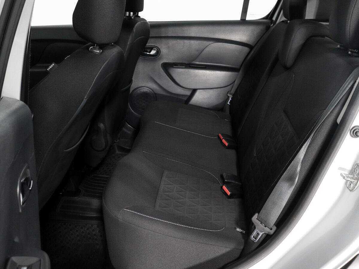 Renault Sandero с пробегом — 2017 год. Фото: #7