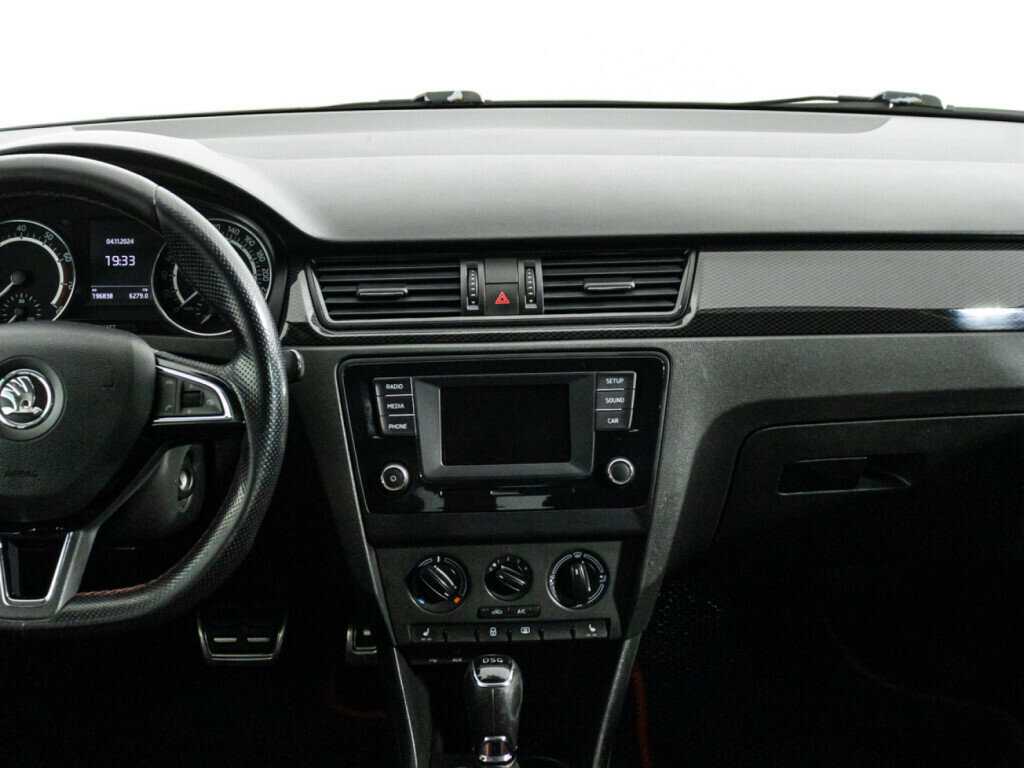 Skoda Rapid с пробегом — 2016 год. Фото: #13
