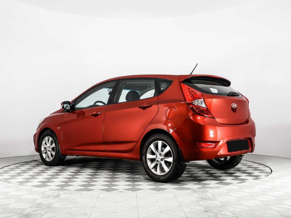 Hyundai Solaris с пробегом — 2012 год. Фото: #6