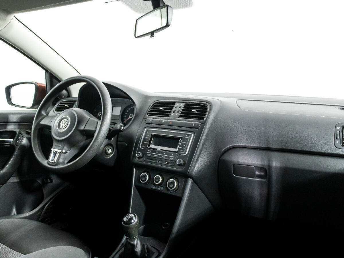 Volkswagen Polo с пробегом — 2014 год. Фото: #8