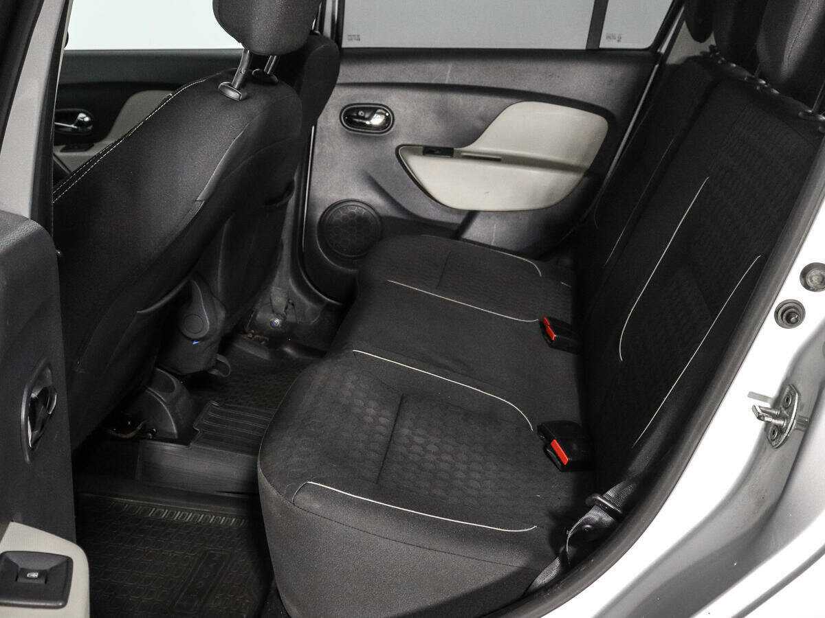Renault Logan с пробегом — 2014 год. Фото: #9