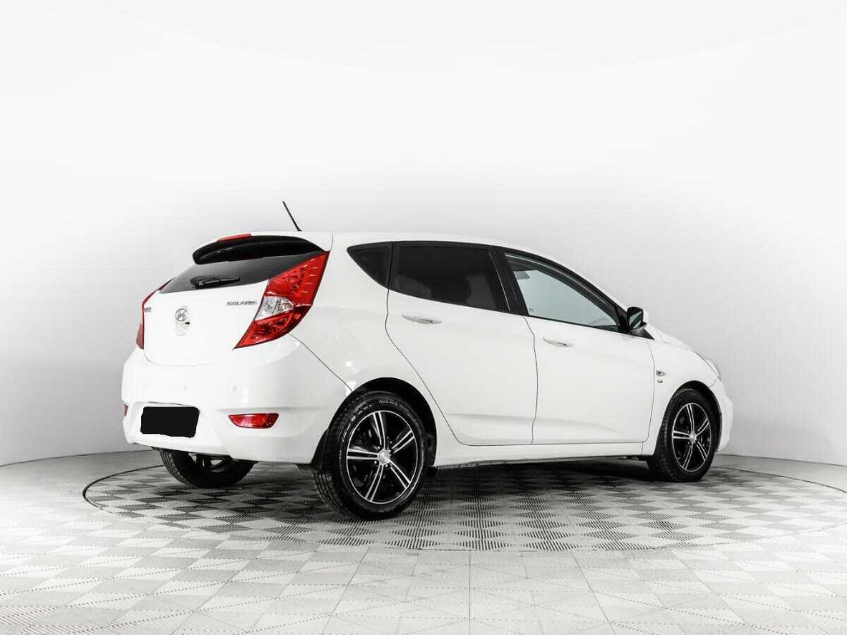 Hyundai Solaris с пробегом — 2014 год. Фото: #4