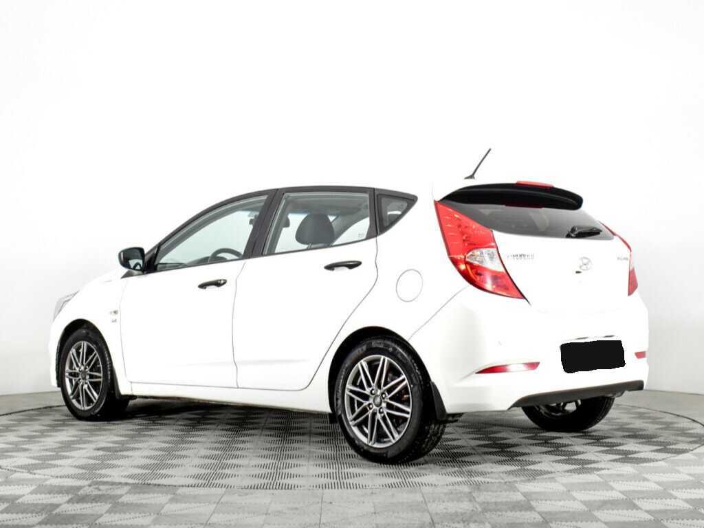 Hyundai Solaris с пробегом — 2014 год. Фото: #6