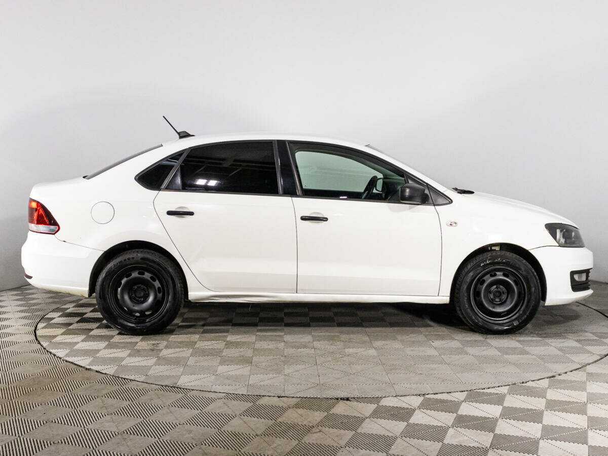 Volkswagen Polo с пробегом — 2017 год. Фото: #2