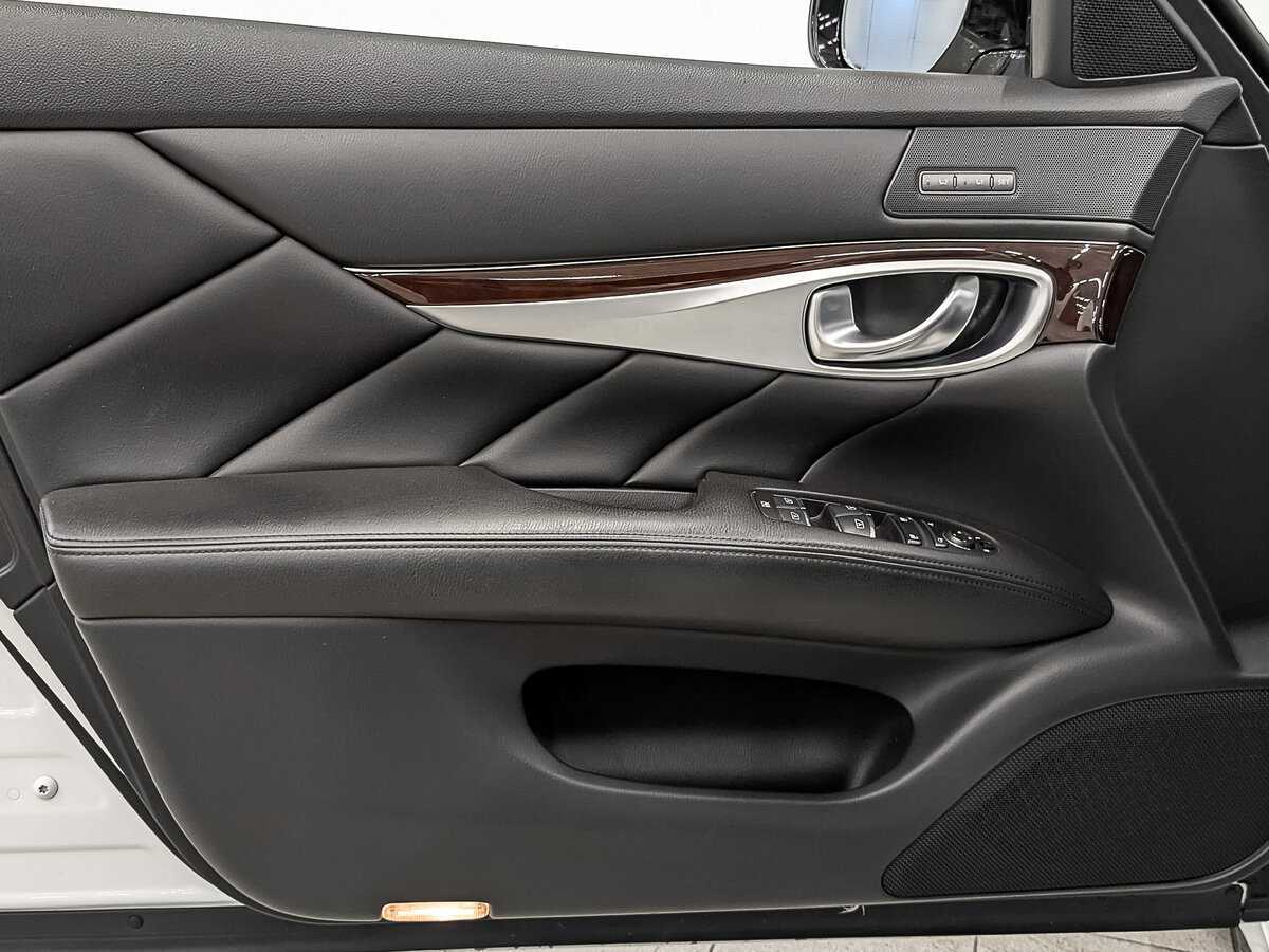 Infiniti Q70 с пробегом — 2016 год. Фото: #18