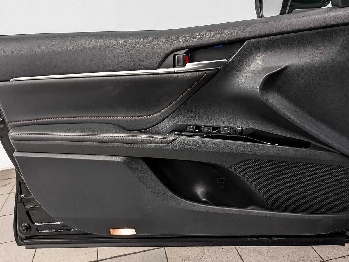 Toyota Camry с пробегом — 2020 год. Фото: #18