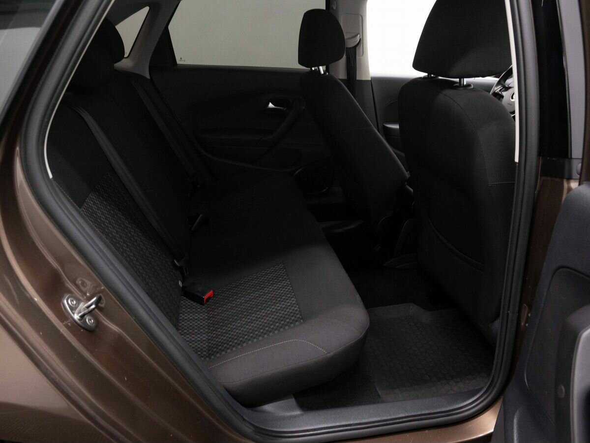 Volkswagen Polo с пробегом — 2016 год. Фото: #10