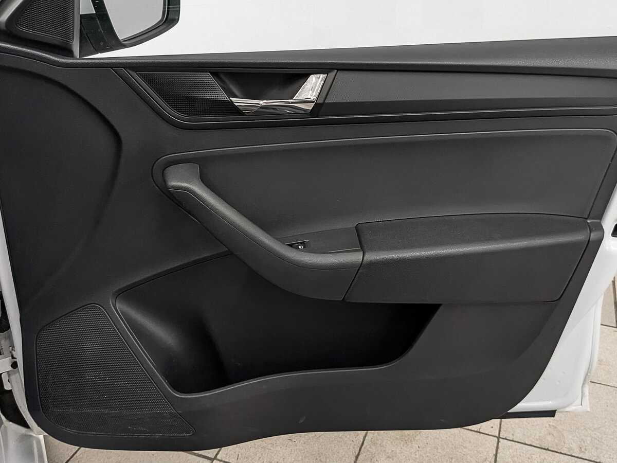 Skoda Rapid с пробегом — 2017 год. Фото: #23