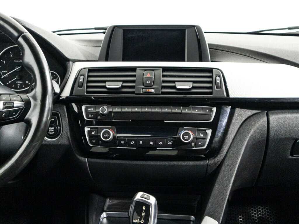 BMW 3 серии с пробегом — 2018 год. Фото: #13