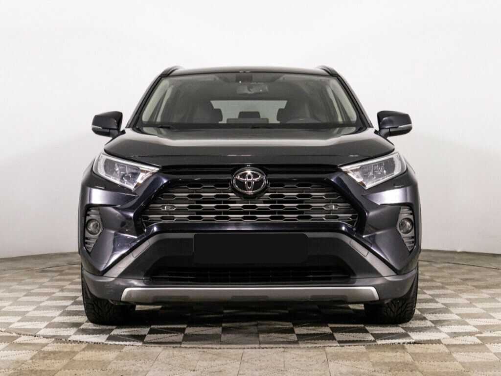 Toyota RAV4 с пробегом — 2020 год. Фото: #1