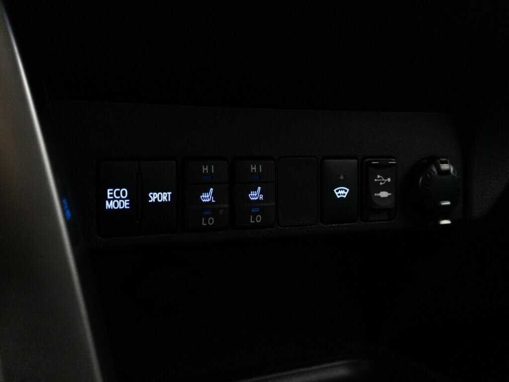 Toyota RAV4 с пробегом — 2017 год. Фото: #19