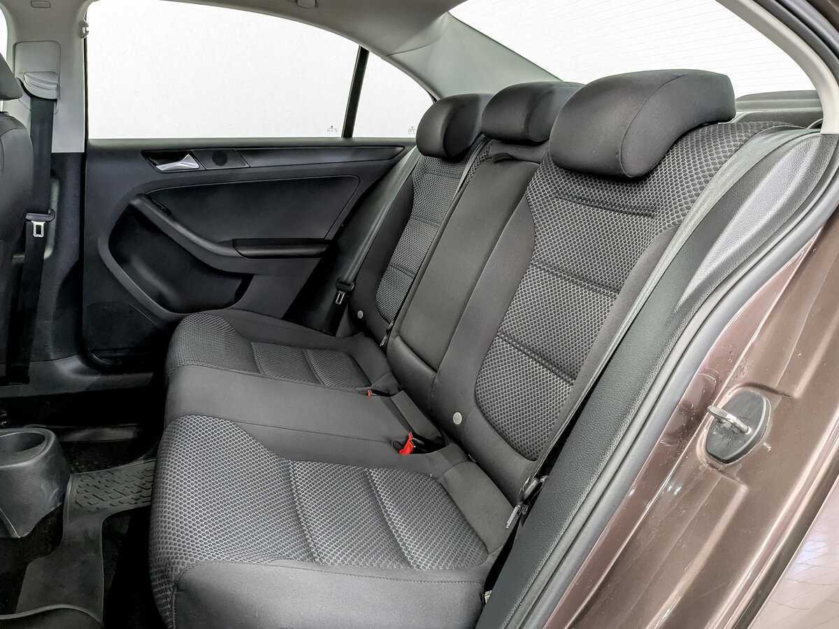 Volkswagen Jetta с пробегом — 2014 год. Фото: #11