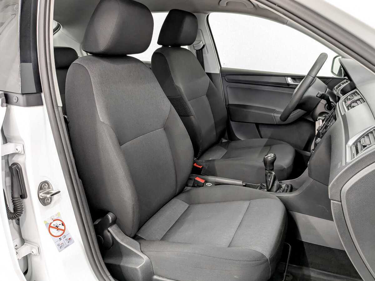 Skoda Rapid с пробегом — 2017 год. Фото: #22