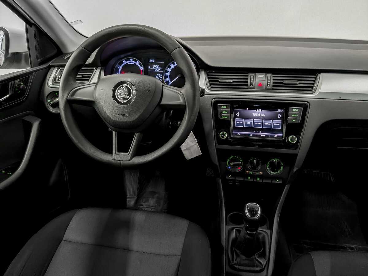 Skoda Rapid с пробегом — 2017 год. Фото: #25