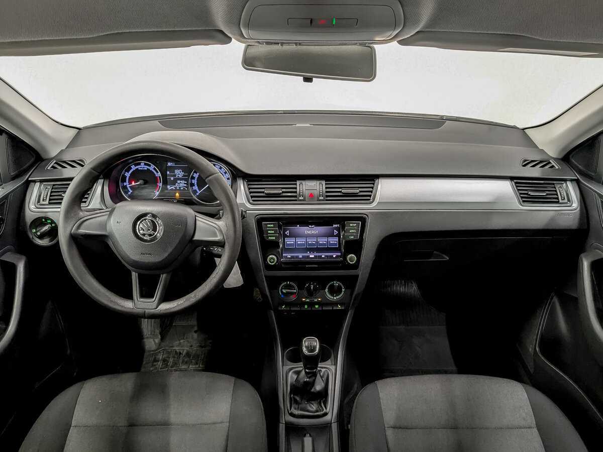 Skoda Rapid с пробегом — 2017 год. Фото: #13