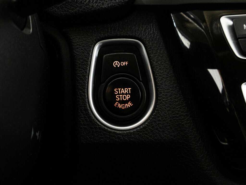 BMW 3 серии с пробегом — 2016 год. Фото: #18