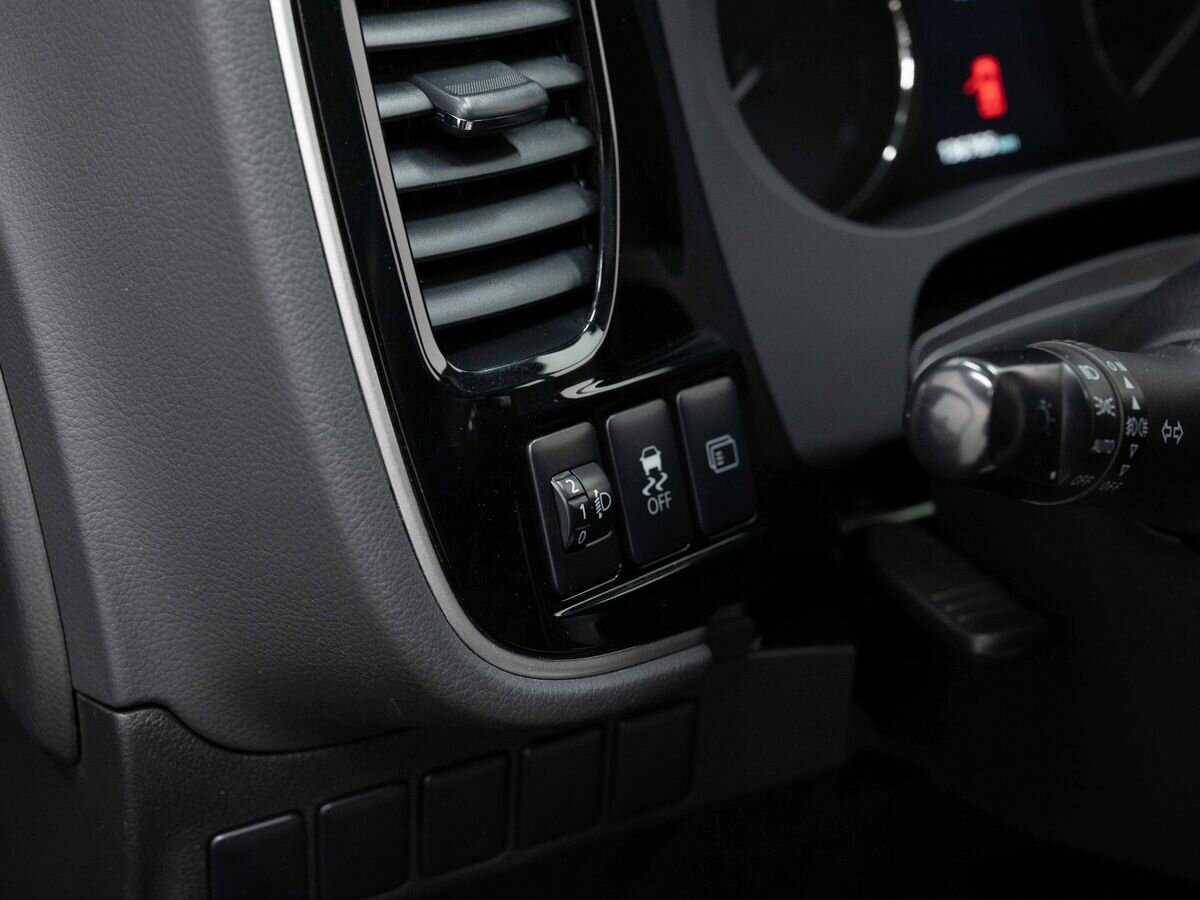 Mitsubishi Outlander с пробегом — 2014 год. Фото: #16