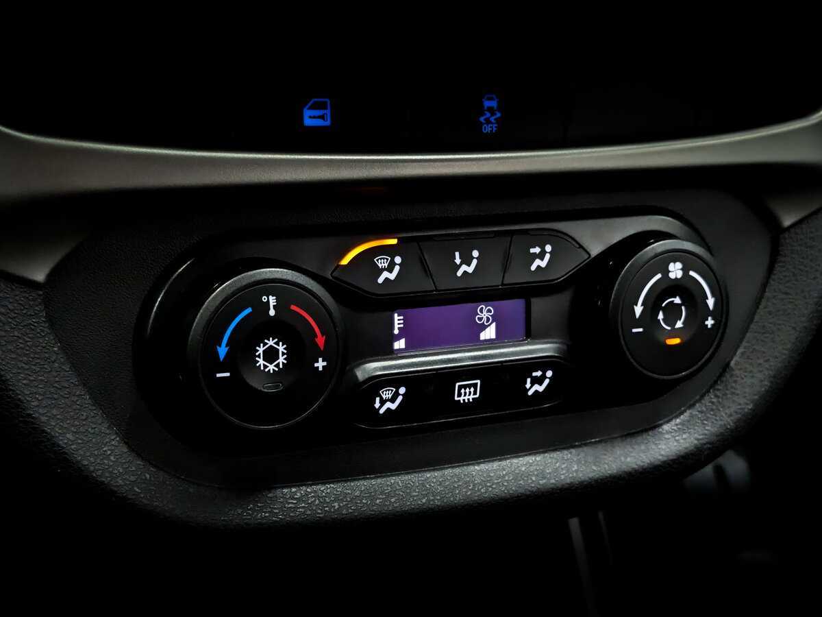 Lada (ВАЗ) Vesta с пробегом — 2019 год. Фото: #22