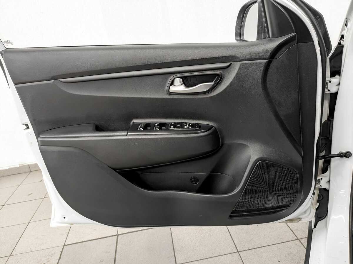 Kia Rio с пробегом — 2020 год. Фото: #17