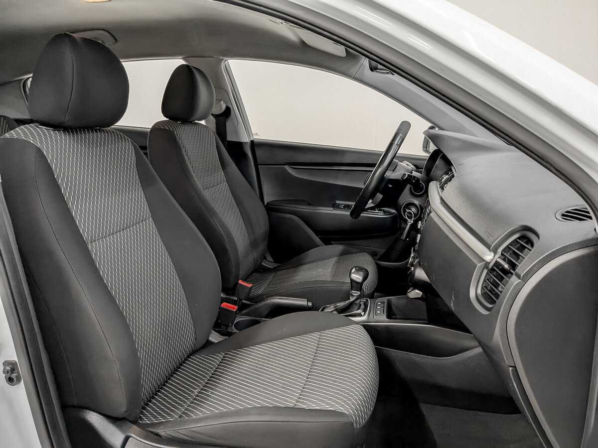 Kia Rio с пробегом — 2020 год. Фото: #20