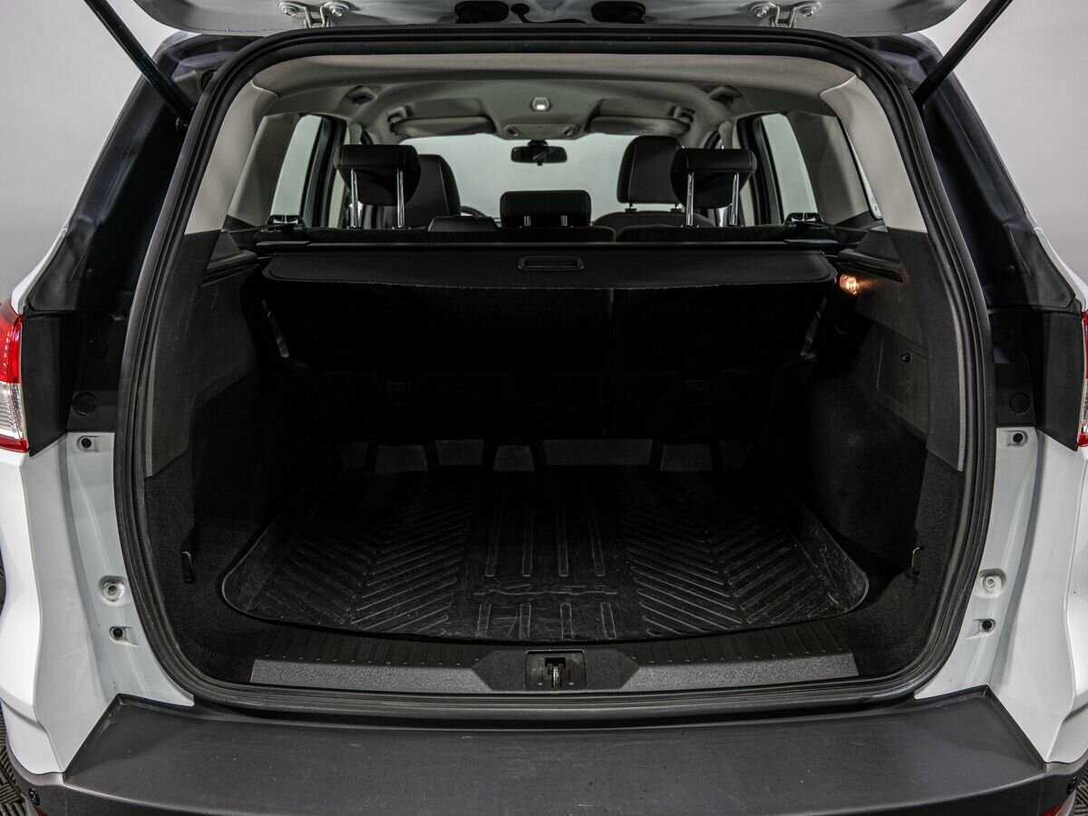 Ford Kuga с пробегом — 2015 год. Фото: #22