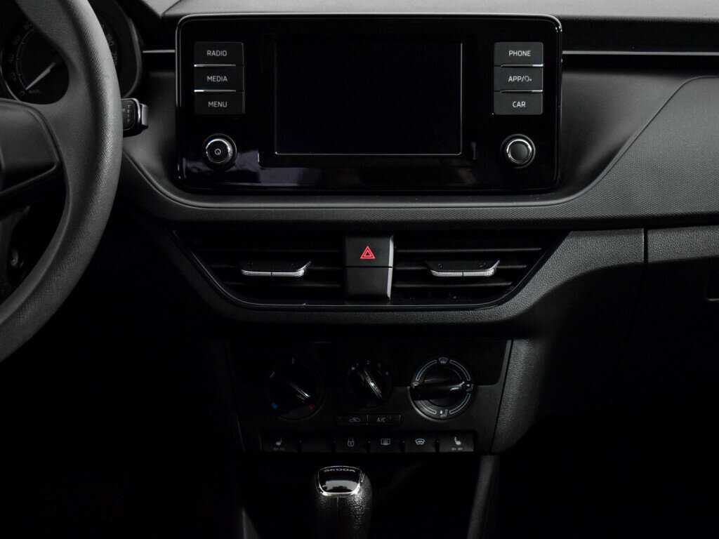 Skoda Rapid с пробегом — 2021 год. Фото: #10