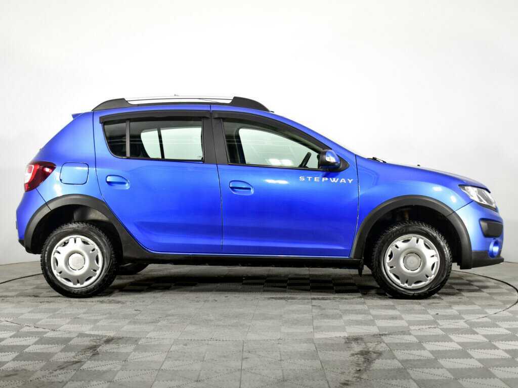 Renault Sandero с пробегом — 2017 год. Фото: #3