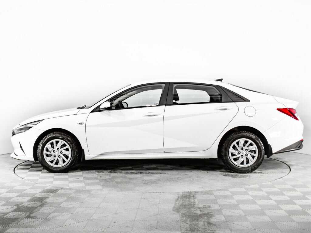 Hyundai Elantra с пробегом — 2021 год. Фото: #7