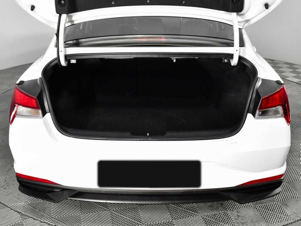 Hyundai Elantra с пробегом — 2021 год. Фото: #14