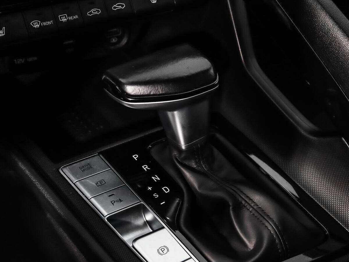 Hyundai Elantra с пробегом — 2021 год. Фото: #11