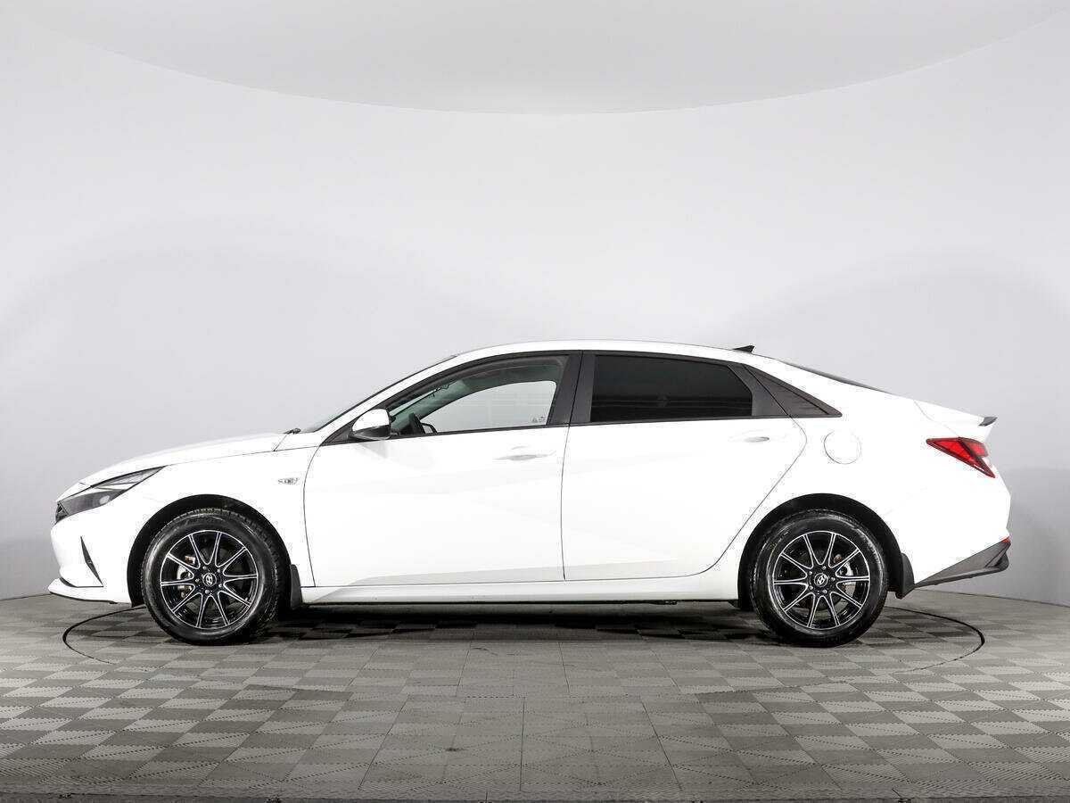 Hyundai Elantra с пробегом — 2021 год. Фото: #7