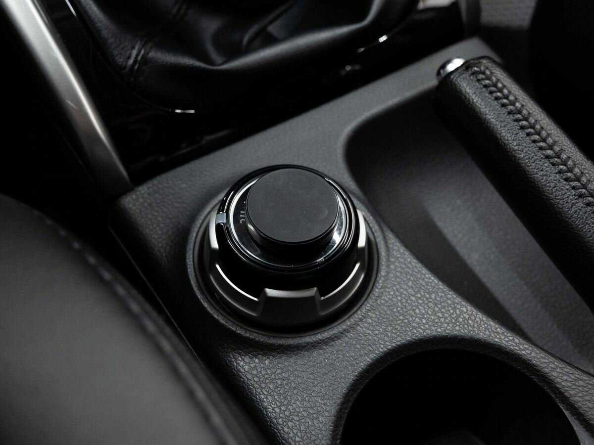 Mitsubishi Pajero Sport с пробегом — 2017 год. Фото: #21