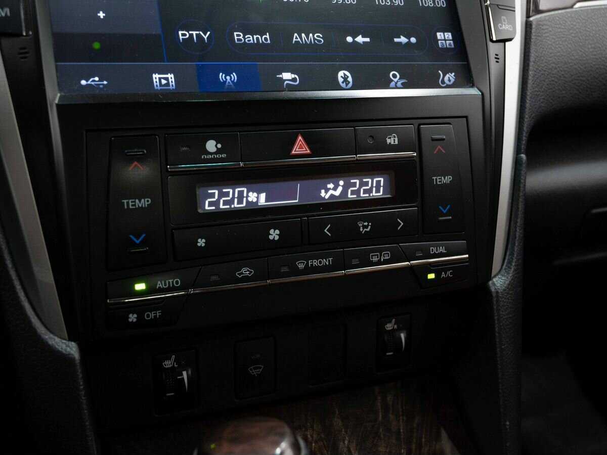 Toyota Camry с пробегом — 2017 год. Фото: #22