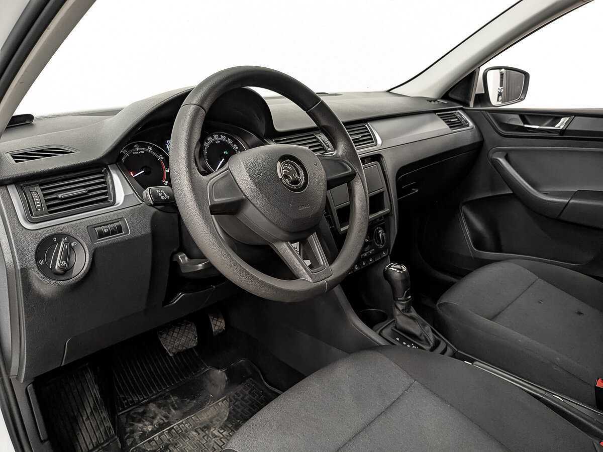 Skoda Rapid с пробегом — 2019 год. Фото: #13