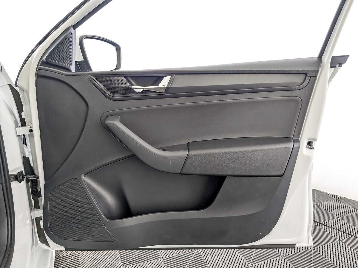 Skoda Rapid с пробегом — 2017 год. Фото: #21