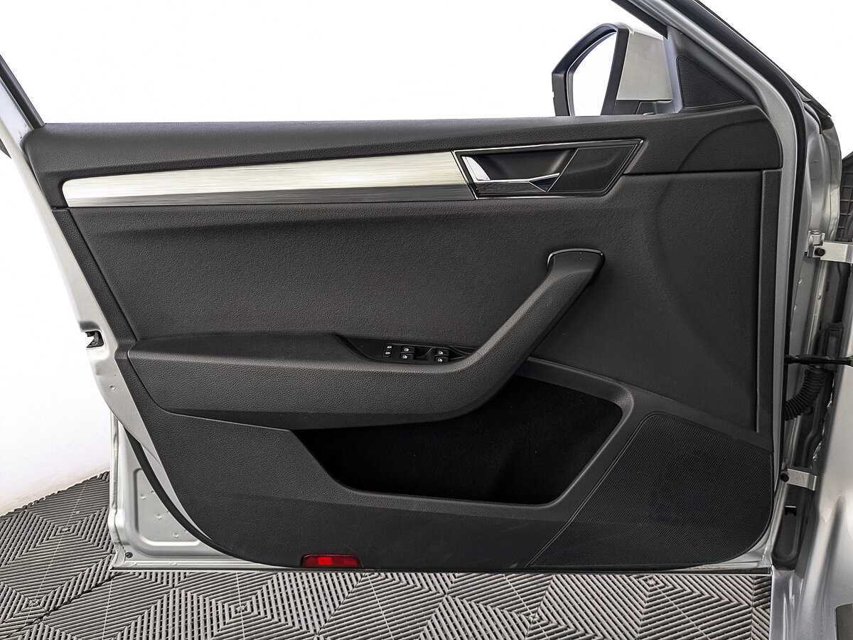 Skoda Superb с пробегом — 2021 год. Фото: #17