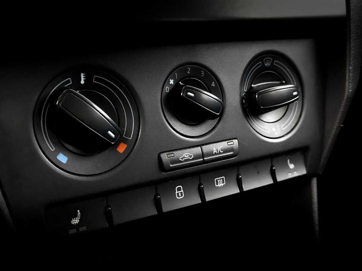 Skoda Rapid с пробегом — 2017 год. Фото: #24