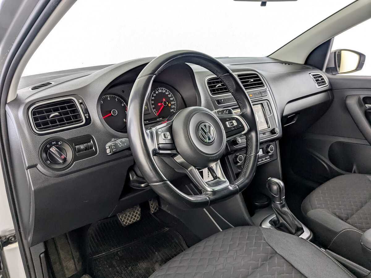 Volkswagen Polo с пробегом — 2019 год. Фото: #15