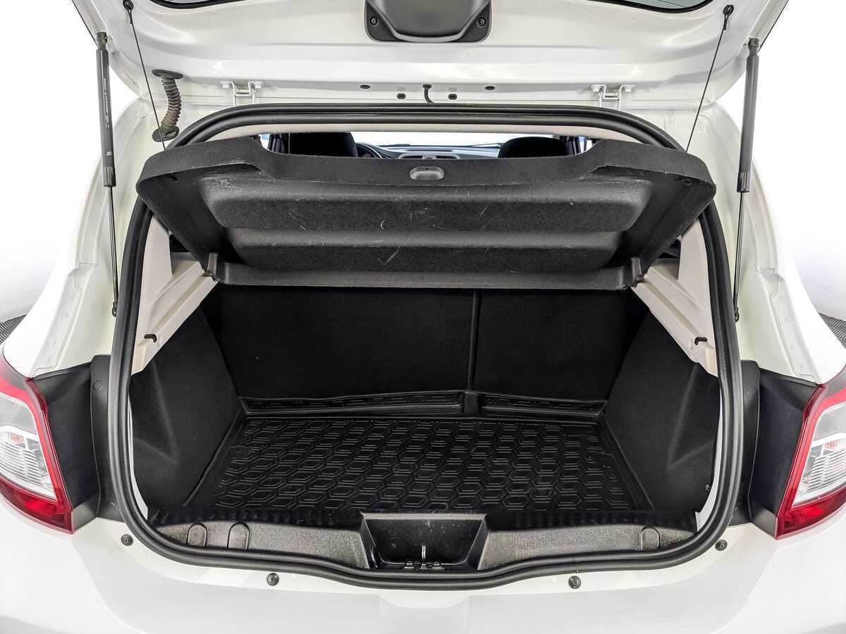 Renault Sandero с пробегом — 2018 год. Фото: #9