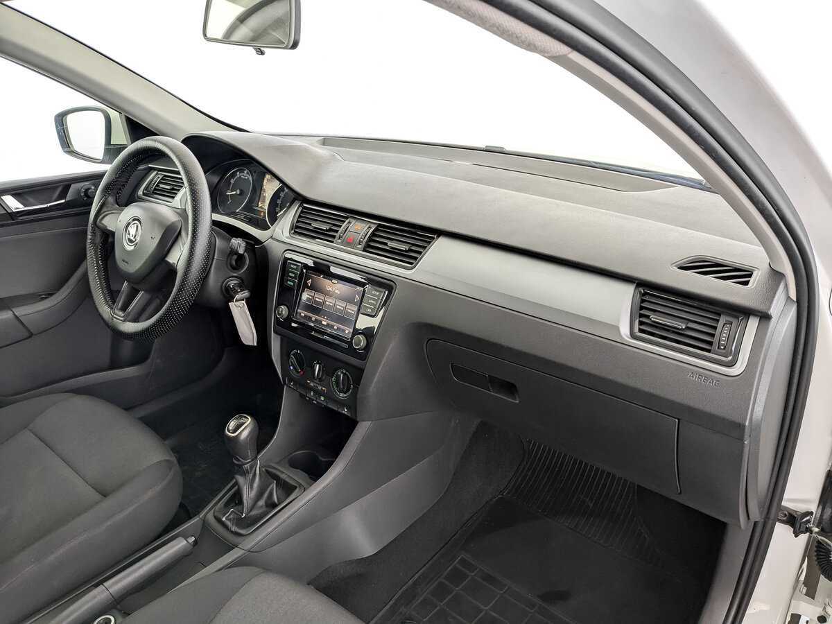 Skoda Rapid с пробегом — 2017 год. Фото: #10