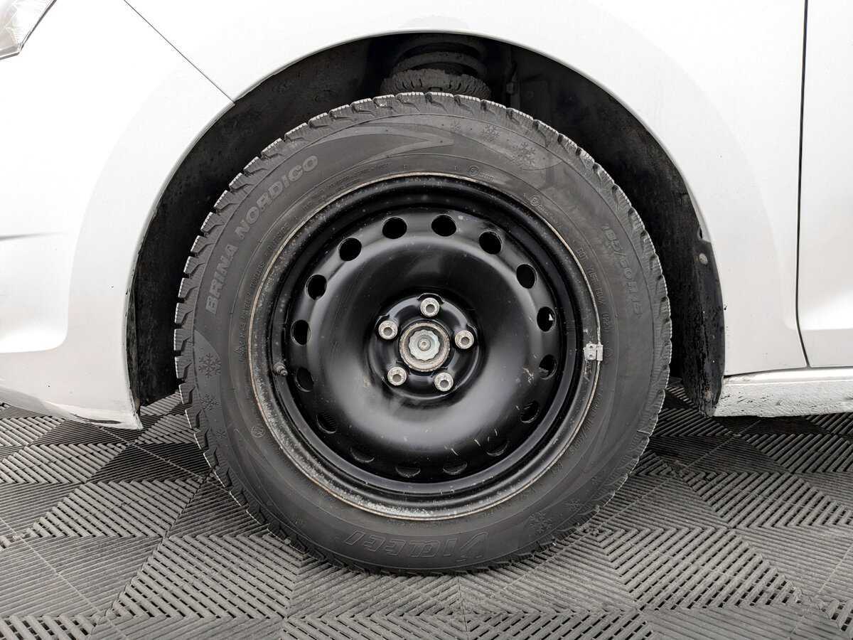 Skoda Rapid с пробегом — 2017 год. Фото: #17