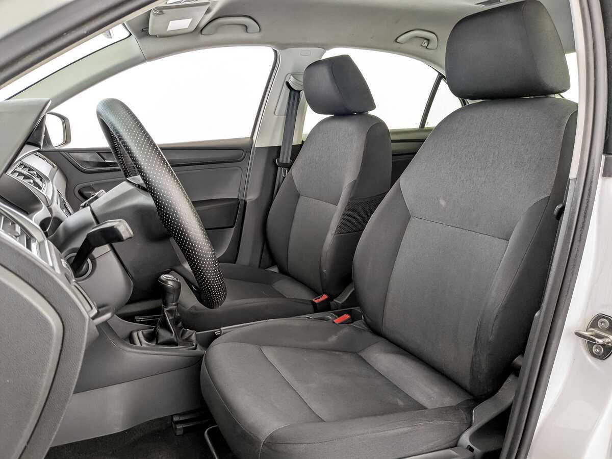 Skoda Rapid с пробегом — 2017 год. Фото: #19