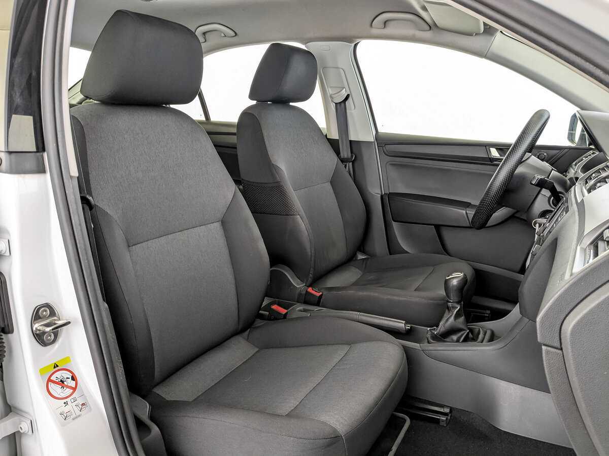 Skoda Rapid с пробегом — 2017 год. Фото: #22