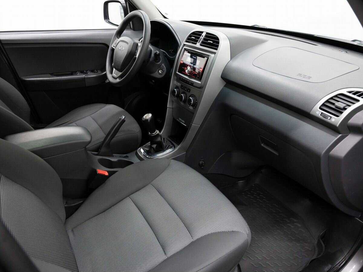 Chery Tiggo (T11) с пробегом — 2015 год. Фото: #11